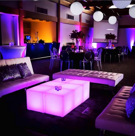 Светильник Куб 40 с питанием от АКБ, RGB