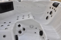 Гидромассажный спа-бассейн Kingston JCS-101 Гидромассажный спа-бассейн Kingston JCS-101