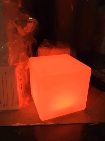 Светильник Куб 50 с питанием от АКБ, RGB